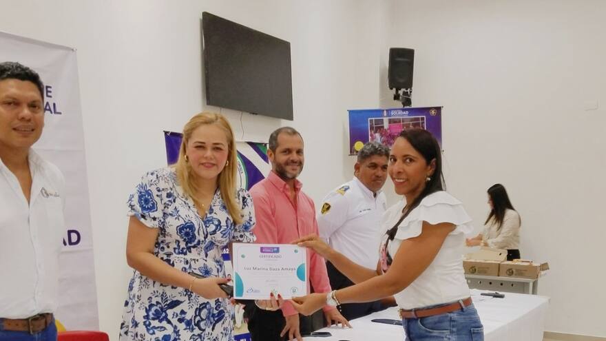 En Soledad fortalecen habilidades de 80 mujeres emprendedoras