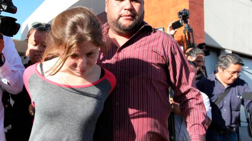 La joven que habría matado a su mamá y hermana por ser brujas, en Tijuana, México