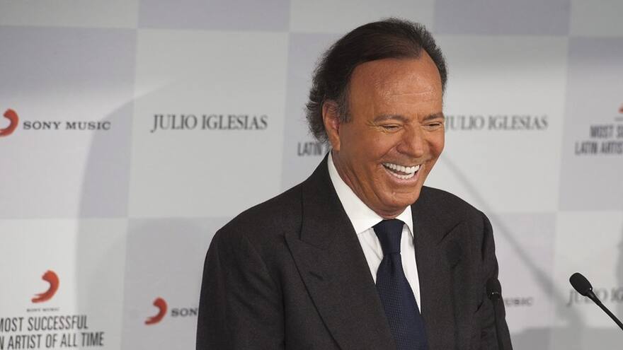 Más de 400 famosos felicitan al cantante Julio Iglesias en un vídeo por sus 80 años