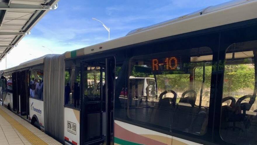 Transmetro anuncia suspensión temporal de operaciones por manifestaciones