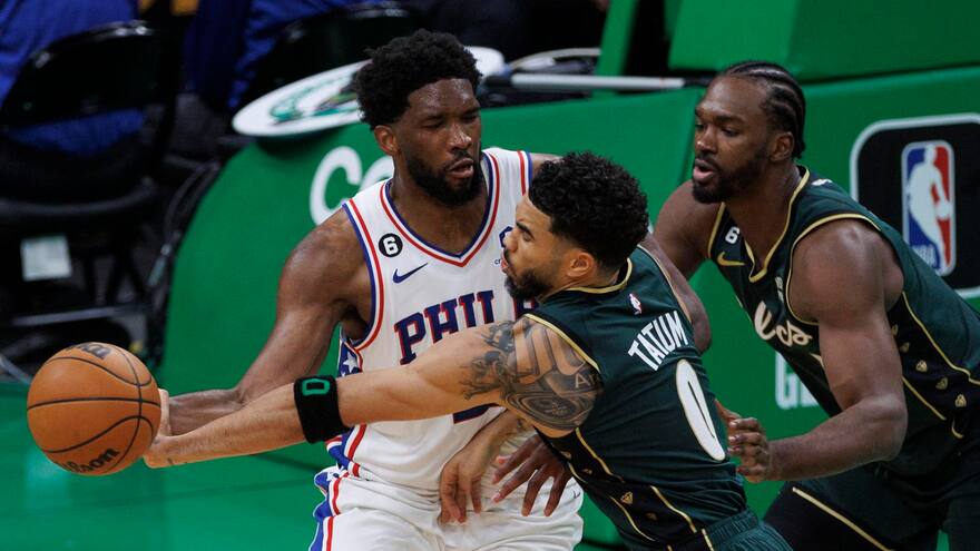 Unos estelares Tatum y Brown le dañan el debut a los Sixers