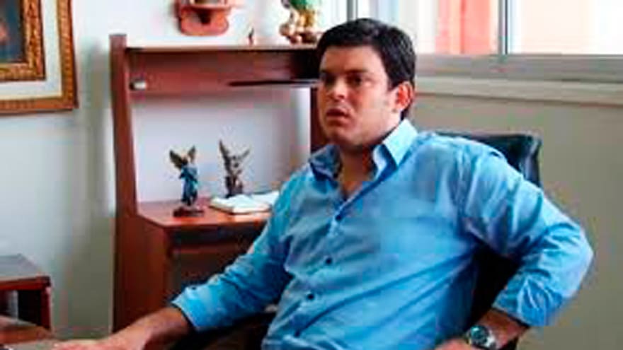 Lyons señala al gobernador Edwin Besaile y al exmagistrado Tarquino