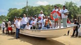 Entregan lancha a las mujeres pescadoras de Bocacerrada, San Onofre