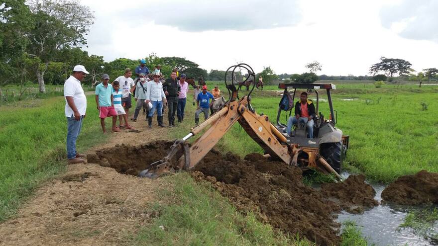 Rompen obra que hizo un particular y que causó la inundación de tres pueblos