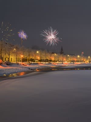 Una embarcación en el horizonte