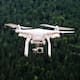Ataque con drones explosivos deja siete heridos, entre ellos seis menores, y mantiene confinadas a 200 familias en Suárez