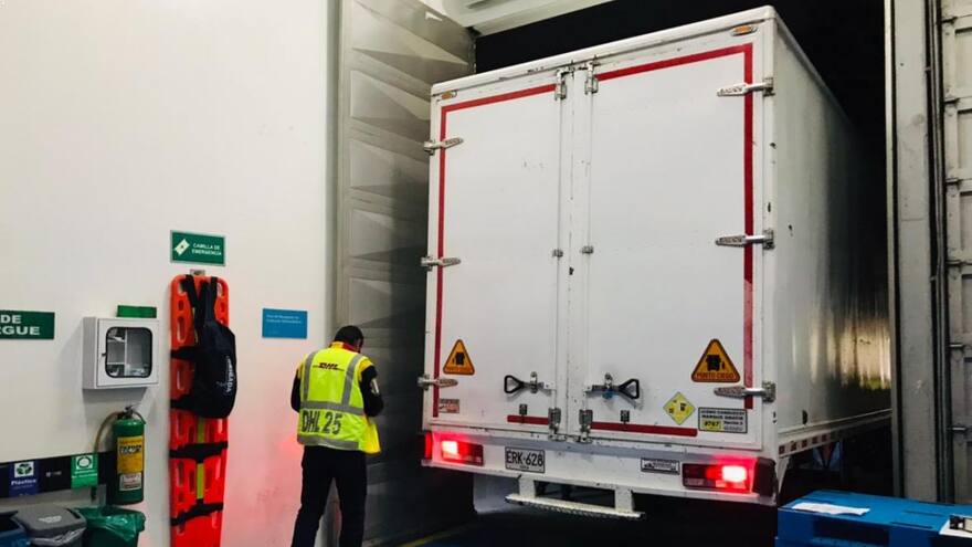 Llega al país el primer lote de vacunas de 2022: 163.200 dosis de AstraZeneca