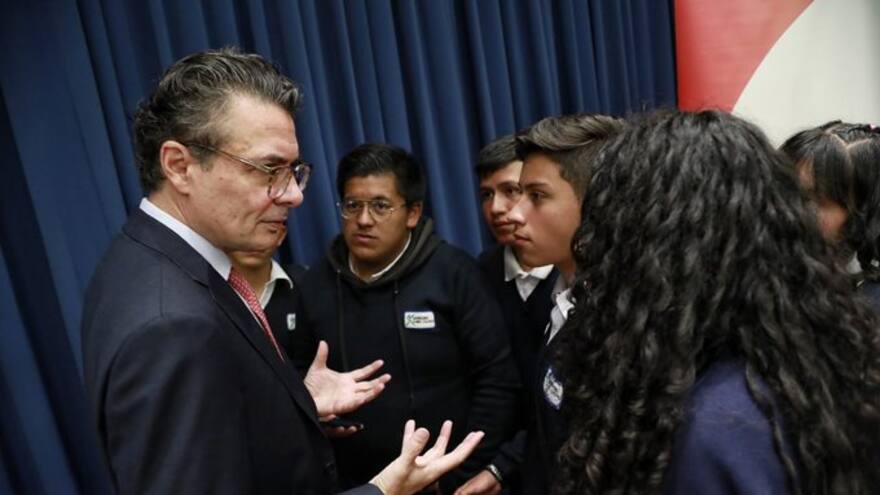 Colombia agilizará proceso de homologación de títulos a venezolanos