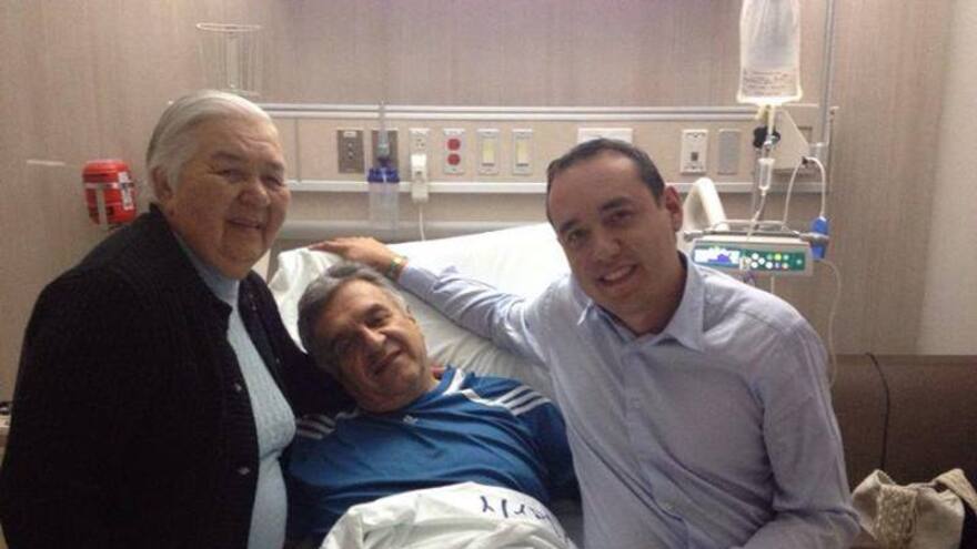 Realizan angioplastia coronaria a Lucho Garzón