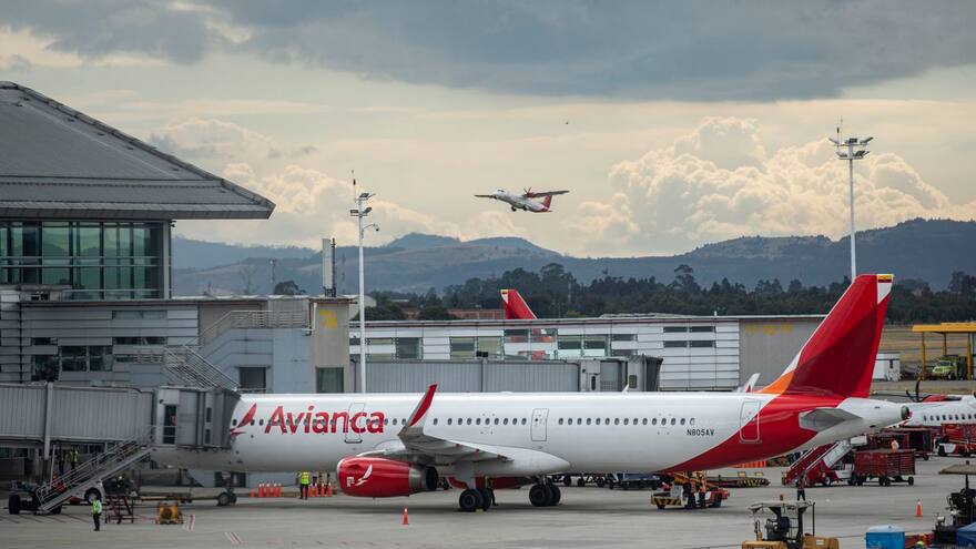 Encuentran dos cadáveres en tren de aterrizaje de un avión de Avianca en Bogotá