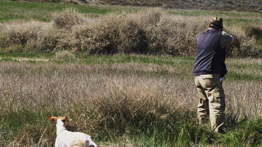 Hombre asesinó accidentalmente a su hija de 11 años durante caza de animales