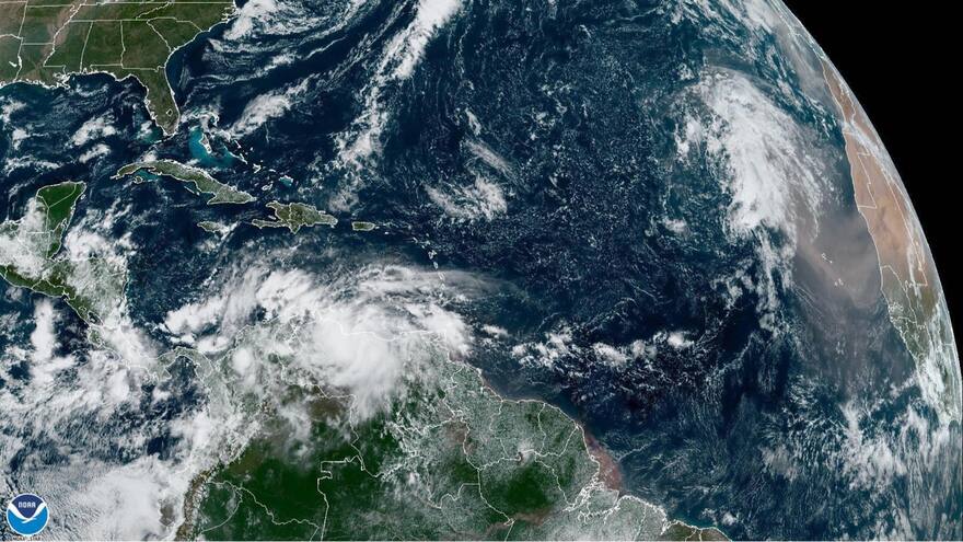 Huracán Julia toca tierra en Nicaragua