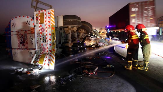 Trece muertos y nueve heridos en choque de un autobús y un camión
