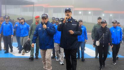 Venezuela juramenta a unos 1.000 militares para hacer frente a “cualquier circunstancia”