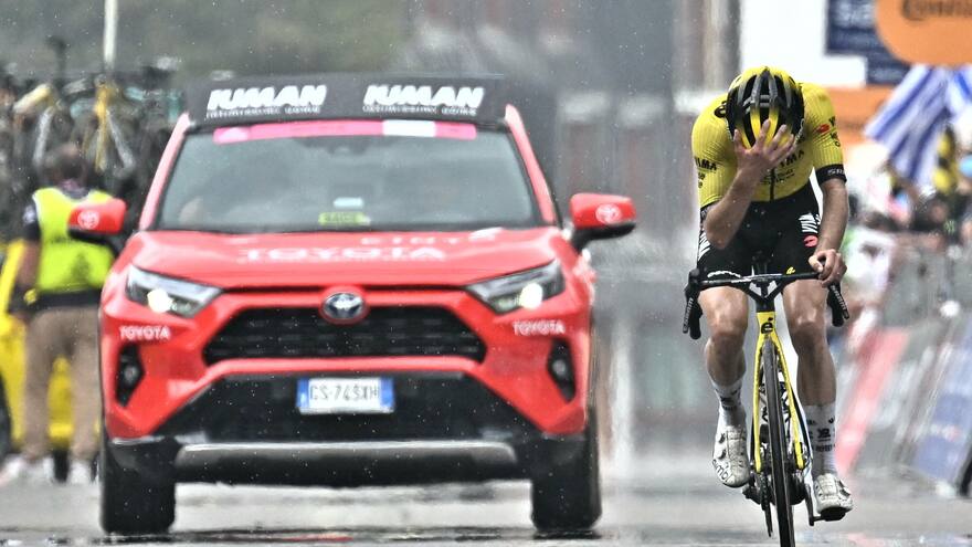 Simon Yates, proclamado en Roma emperador del Giro de Italia