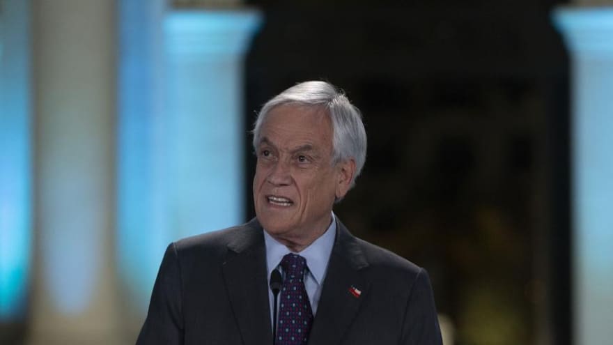 Presidente de Chile promulga ley que habilita plebiscito para cambiar la Constitución