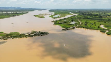 Gustavo Petro se va de la Presidencia sin resolver la crisis de inundaciones en la Mojana y la falta de agua en La Guajira