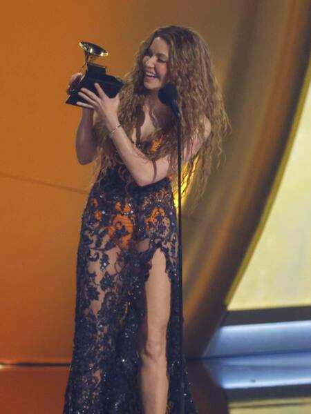 Shakira dedica su Grammy a los inmigrantes: “Ustedes valen, siempre lucharé con ustedes”