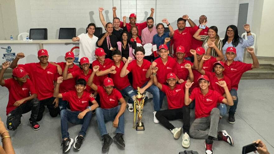 Los campeones del béisbol sub-15 fueron condecorados
