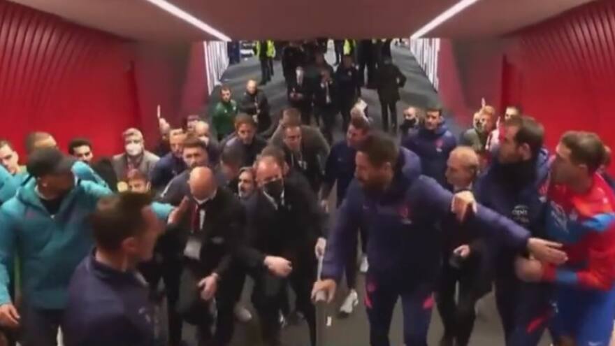 ¡Tuvo que intervenir la Policía! Trifulca entre jugadores del Atlético y City