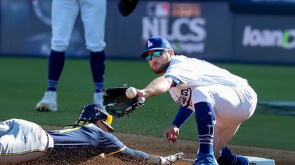 Los Dodgers, a una victoria de regresar a la Serie Mundial; Azulejos le igualan a los Marineros