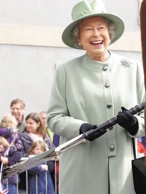 La reina y los gobernantes | Columna de Katherine Diartt