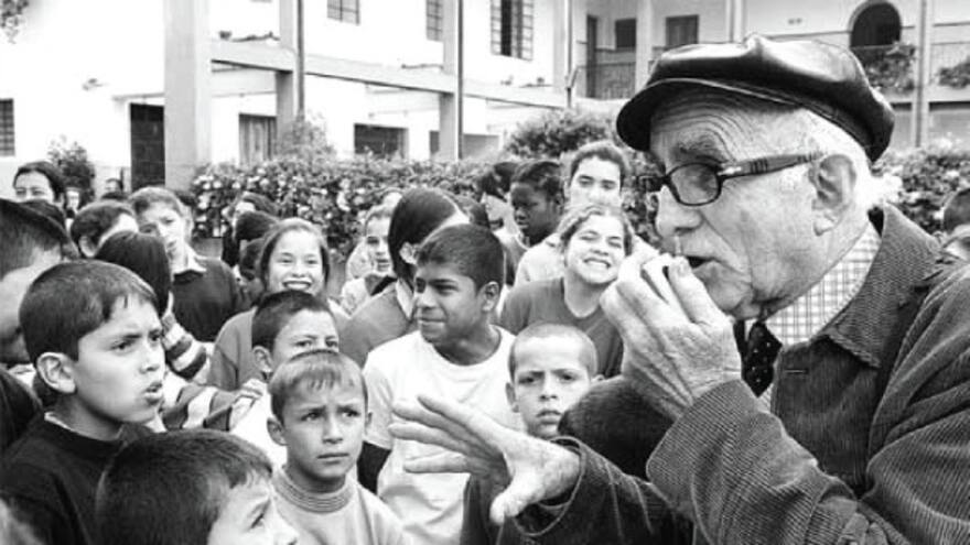 Muere sacerdote italiano Javier de Nicoló, protector de la niñez colombiana