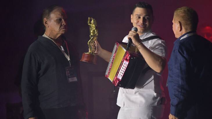 “Se bajó a comer algo y ya tenía a las personas atrás”: atraco a rey vallenato aficionado Goyo Gutiérrez