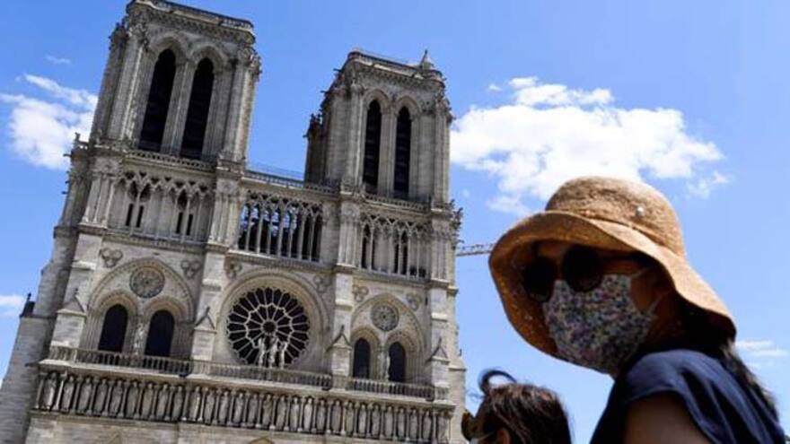 La catedral de Notre Dame reabre su explanada