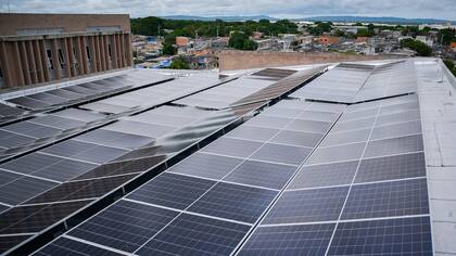 ¿Cuánto vale instalar paneles solares en casa y cuánto puede ahorrar en Colombia?