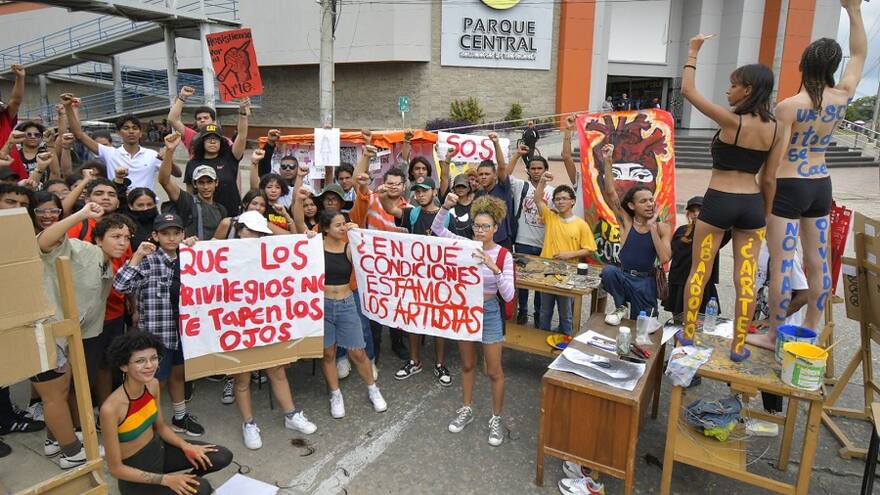 Estudiantes de Uniatlántico protestan por mal estado de la sede Centro