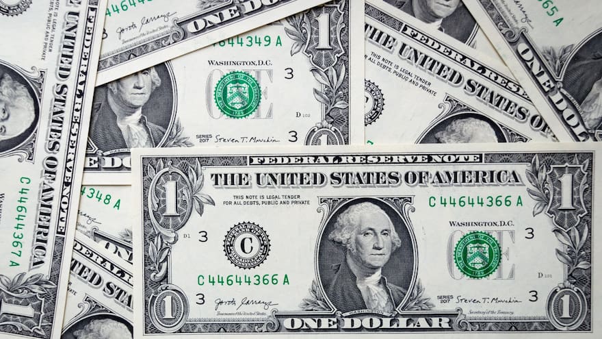 El dólar cerró a la baja y se ubicó en un precio de $4.127