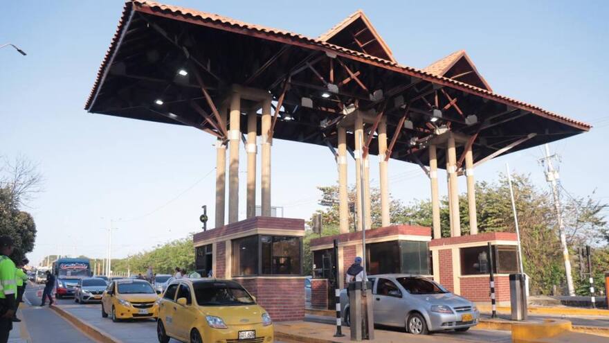 Adoptan medidas provisionales para agilizar flujo vehicular en peaje Papiros