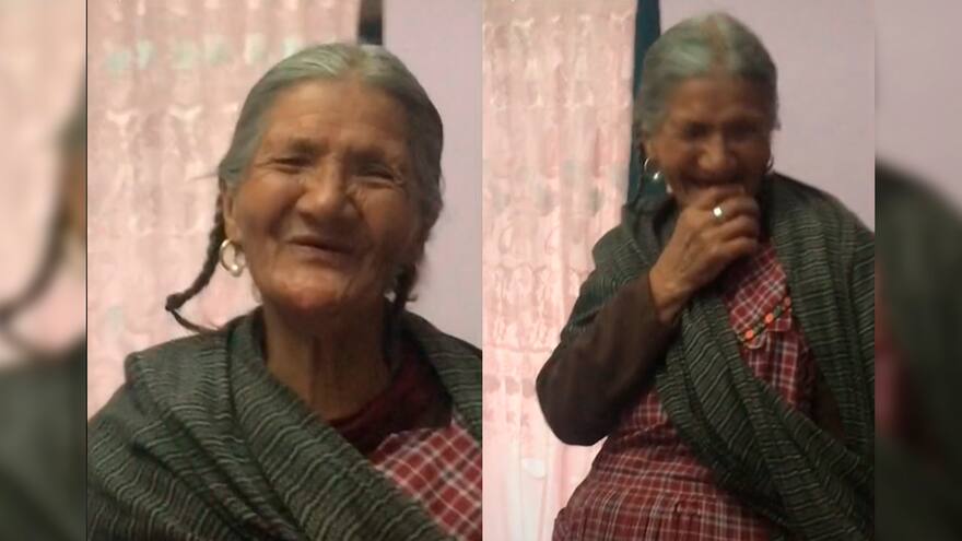 La tierna reacción de una adulta mayor al pedirle a Alexa que rece el Rosario