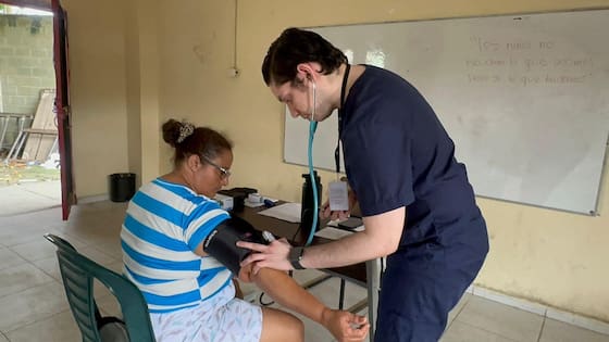 Las familias que están en los albergues en Montería reciben atención médica
