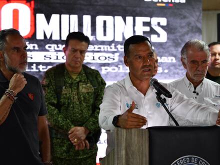 Ofrecen hasta 200 millones de pesos por información que permita capturar a responsables de asesinatos de policías