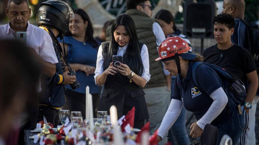 Oposición venezolana pide la liberación de 'más de 300 presos políticos'