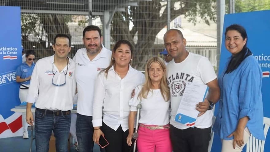 Entregan 192 nuevos títulos de propiedad a familias de Malambo