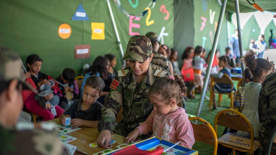 Niños afectados por terremoto de Marruecos retomarán clases en tiendas este lunes