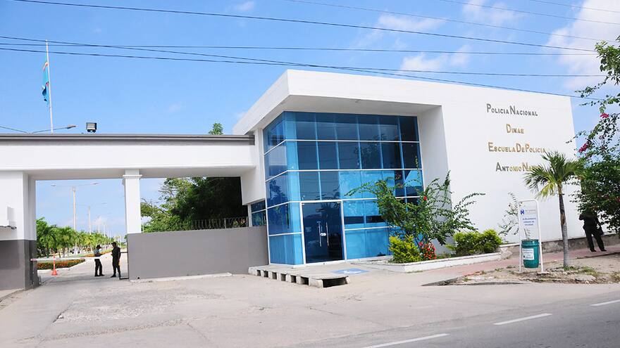 Investigan robo de 51 armas en escuela de Policía