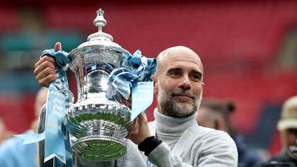 Pep Guardiola, doblete copero nacional y cerco a Alex Ferguson