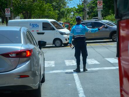 Secretaría de Tránsito asume operativos de regulación y control en las vías de la ciudad