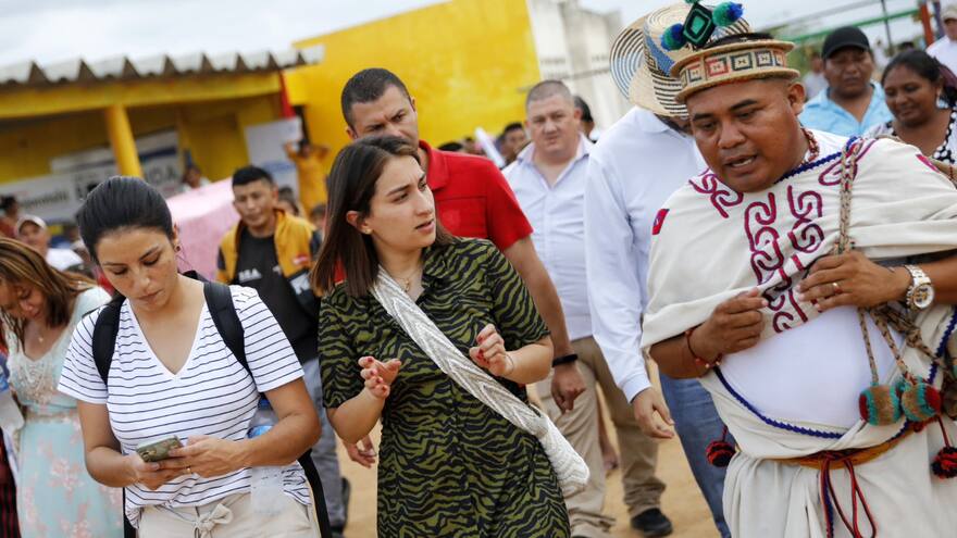 Cuestionan a Andrés, hermano de Laura Sarabia, por lujos repentinos