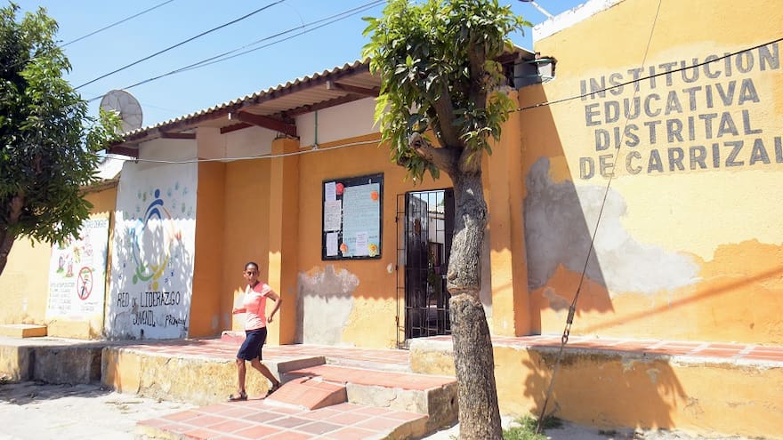 Docentes solicitan mejoras en la sede de colegio en Carrizal