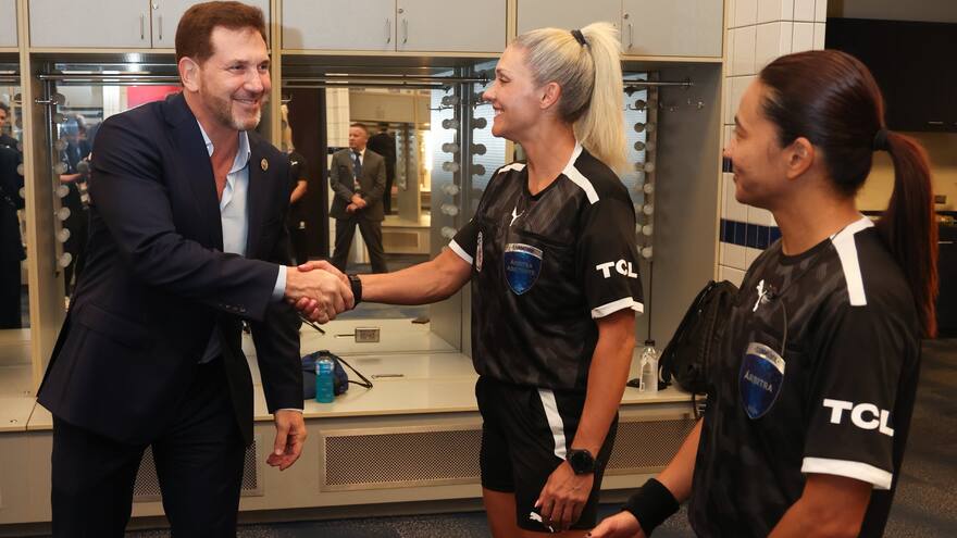 Edina Alves y Neuza Back, primeras árbitras en un partido de Copa América