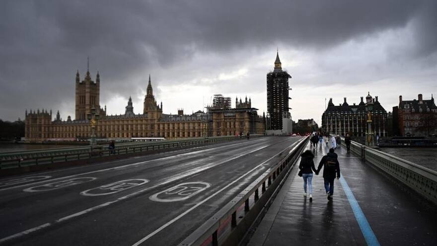 Reino Unido planea restricciones a solicitantes de asilo