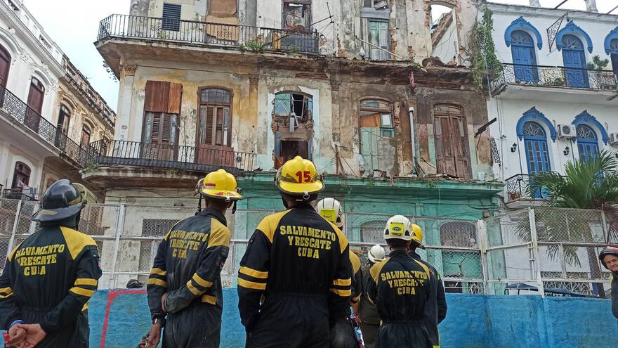 Derrumbe de edificio en La Habana deja un muerto y varias personas atrapadas