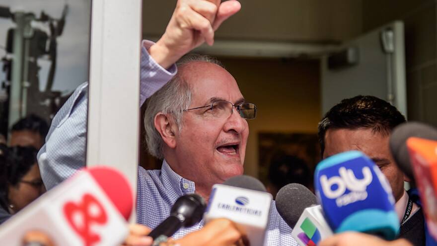 Alcalde de Caracas pide asilo político en España