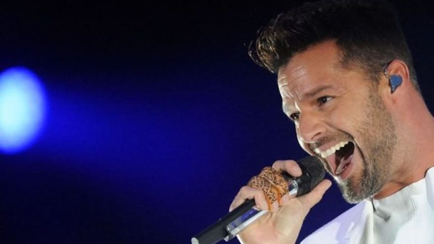 Ricky Martin sorprende a sus fans al lanzar vinilos de ‘PAUSA y PLAY’