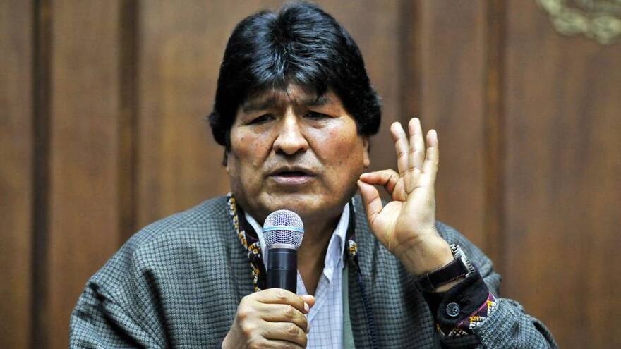 En video | El momento en que lanzan una silla a Evo Morales durante reunión
